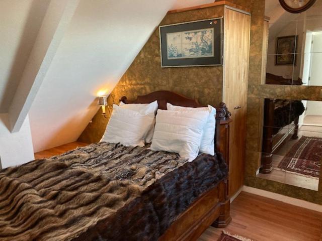Caravaggio Boutique Suites アントウェルペン エクステリア 写真